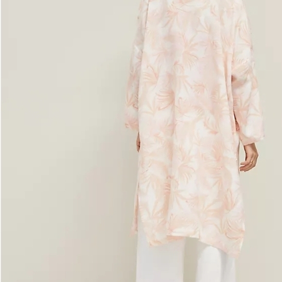 Ann Taylor Peach and Cream Blouse - Picture 2 of 8